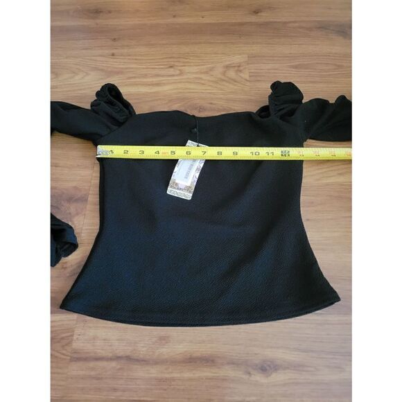 NWT Boohoo Off the Shouder Top - Picture 5 of 6